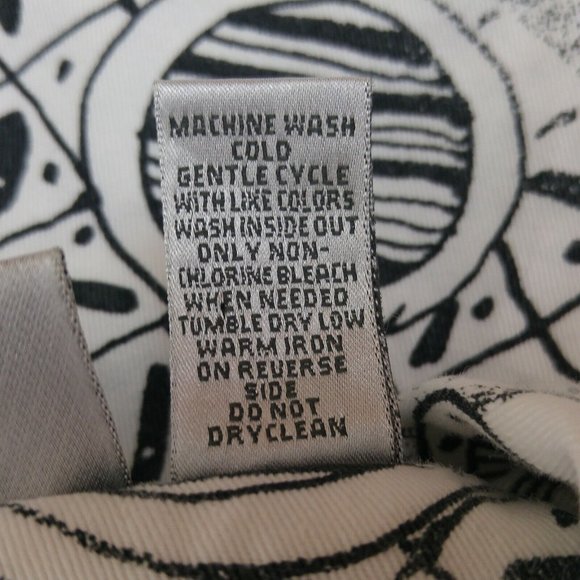 Chicos Black White Jean Jacket Denim Sequined Size 2 Abstract Floral Graphic - Picture 10 of 11